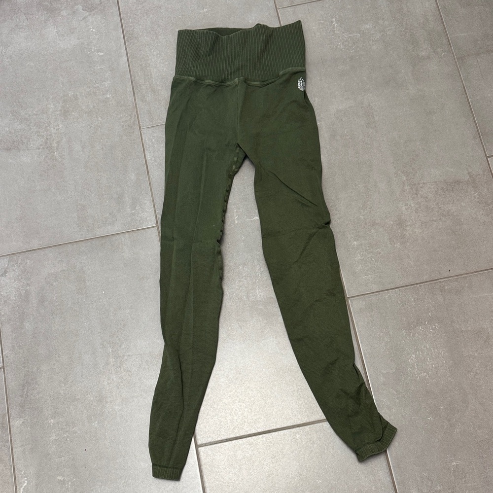 Forest Green Ribbed Top - Picture 2 of 3